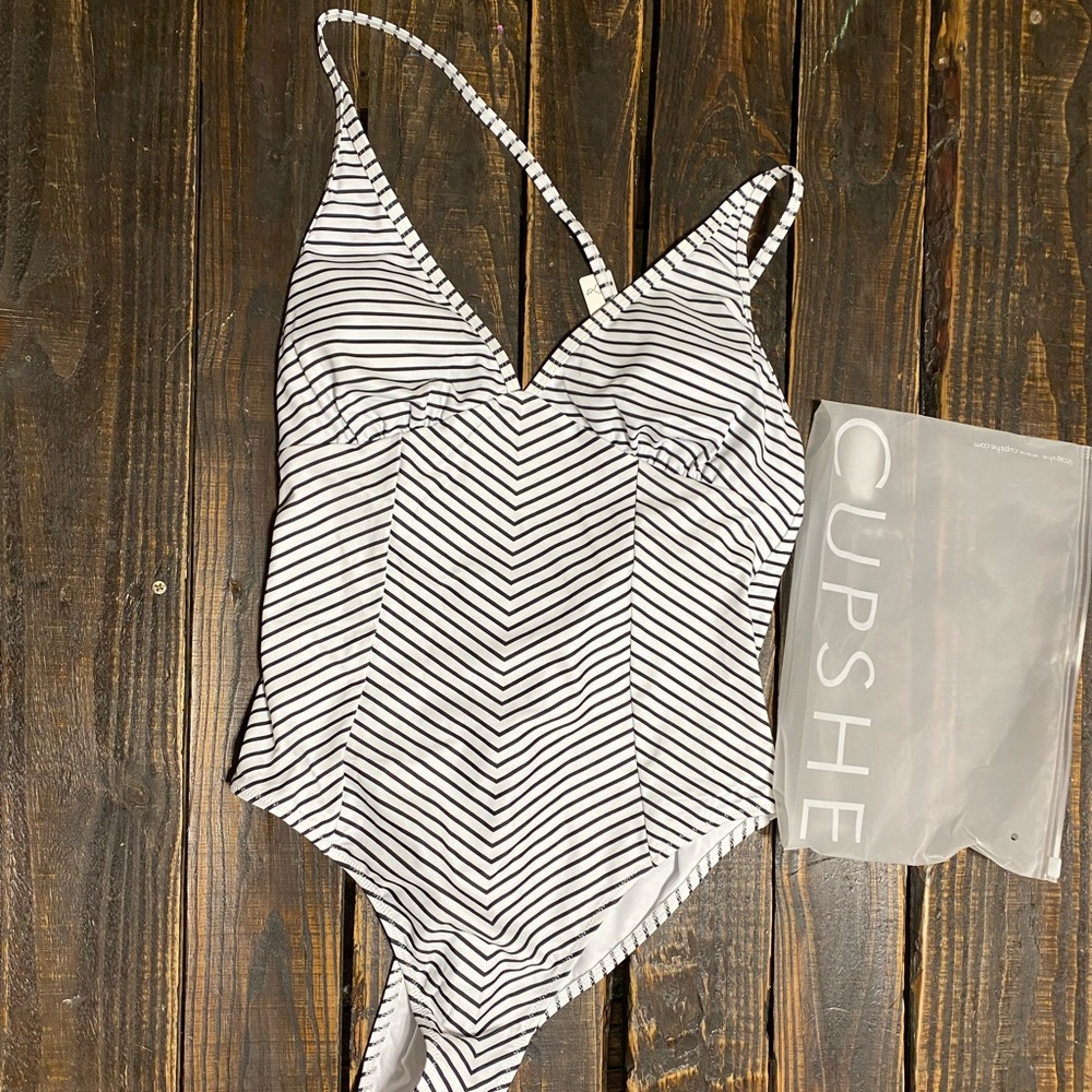 Black And White Stripe V-neck One Piece Swimsuit Cupshe Size Medium